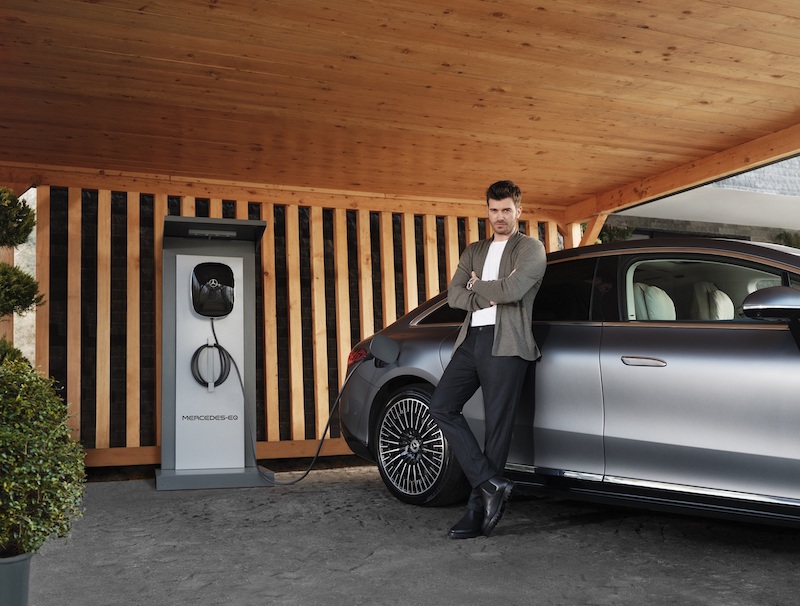 Mercedes-Benz’in elektrikli markası Mercedes-EQ’nun yüzü Kıvanç Tatlıtuğ