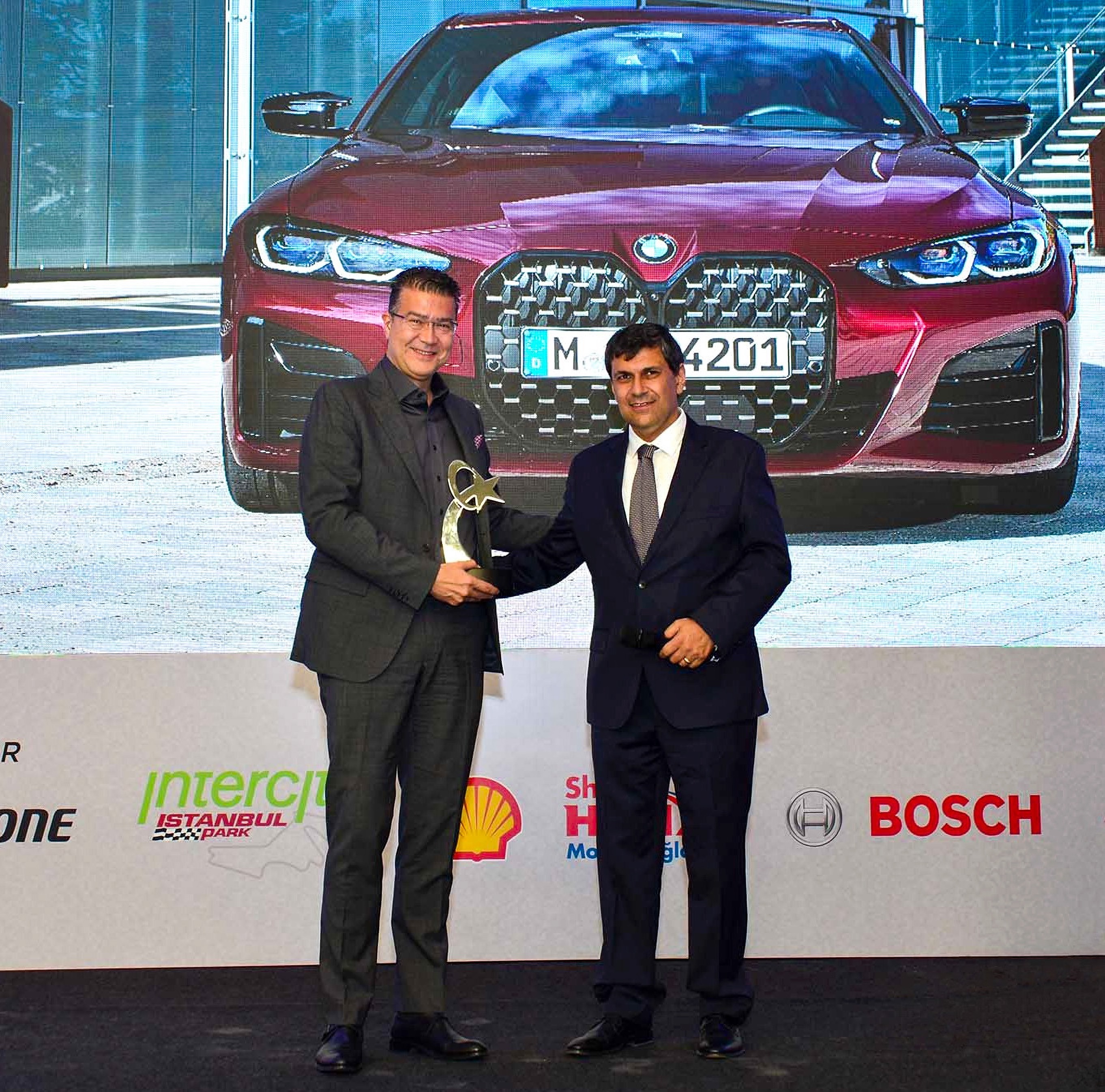 Yeni BMW 4 Serisi Gran Coupé’ye Otomotiv Gazetecileri Derneği’nden “Yılın Tasarımı” Ödülü