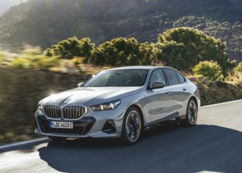 Hem Elektrikli Hem de İçten Yanmalı Motor Seçeneklerine Sahip Yeni BMW 5 Serisi Sedan için Geri Sayım Başladı…