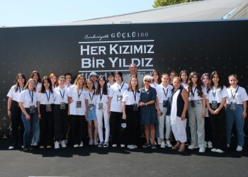 Mercedes-Benz Türk’ün “Her Kızımız Bir Yıldız” Programı Hız Kesmeden Devam Ediyor