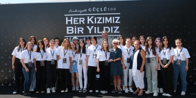 Mercedes-Benz Türk’ün “Her Kızımız Bir Yıldız” Programı Hız Kesmeden Devam Ediyor
