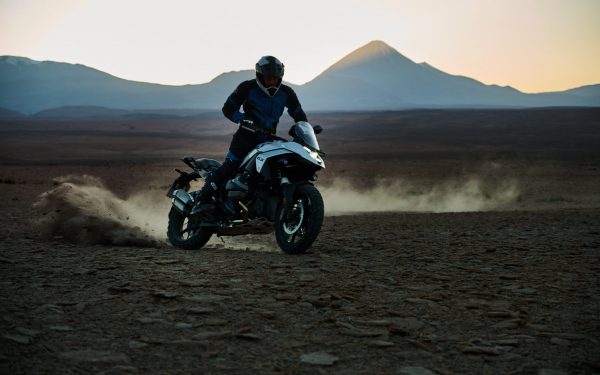 Yeni BMW R 1300 GS Yepyeni Tasarımı, Hafif Gövdesi ve Yeni Motoruyla Segmentinde Standartları Belirliyor…