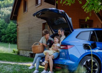 Elektrikli Aracına Aksigorta’dan E-Kasko Yaptıran Yolda Kalma Endişesi Yaşamıyor…