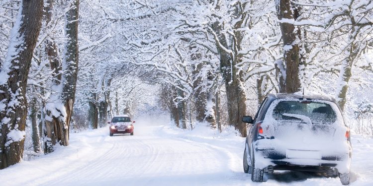 Kış Lastiği mi Yoksa Dört Mevsim Lastik mi?