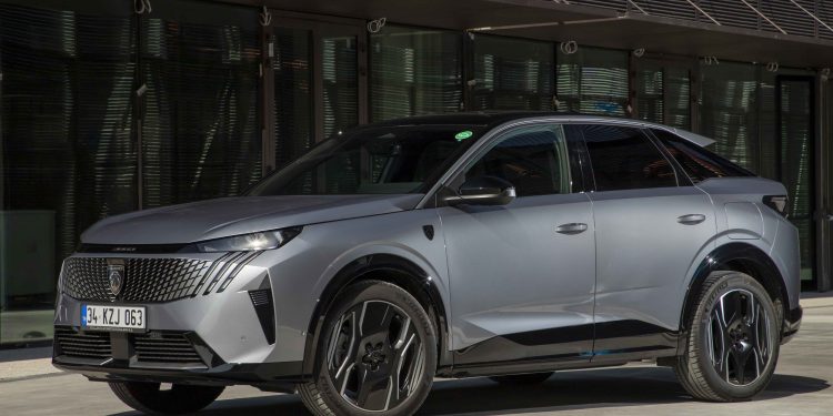 Yeni Peugeot E-3008 GT 155 KW: Elektrikli SUV’un Yeni Yüzü